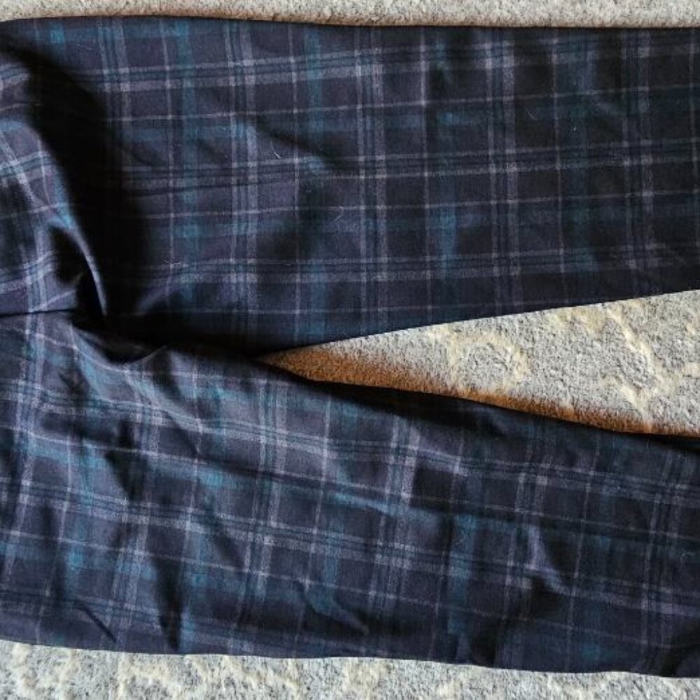 Liverpool Los Angeles Kelsey Straight Knit Trouser, size 12/31, black w/plaid - Picture 5 of 7